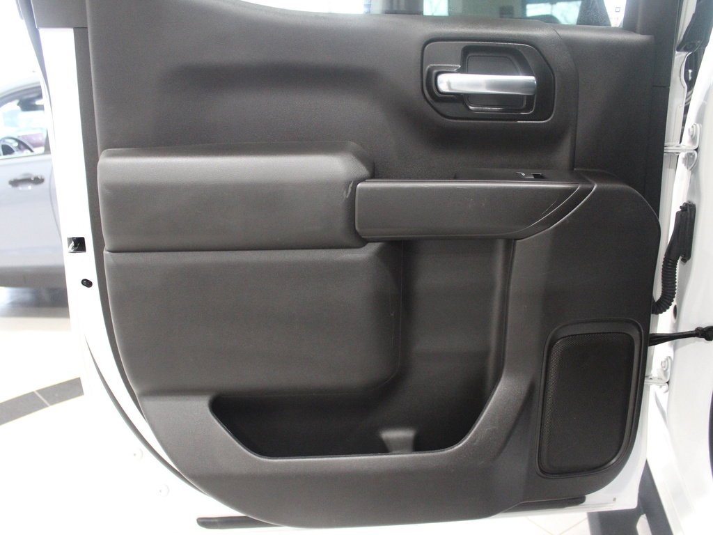 Used 2021 Chevrolet Silverado 1500 Custom Trail Boss image 18