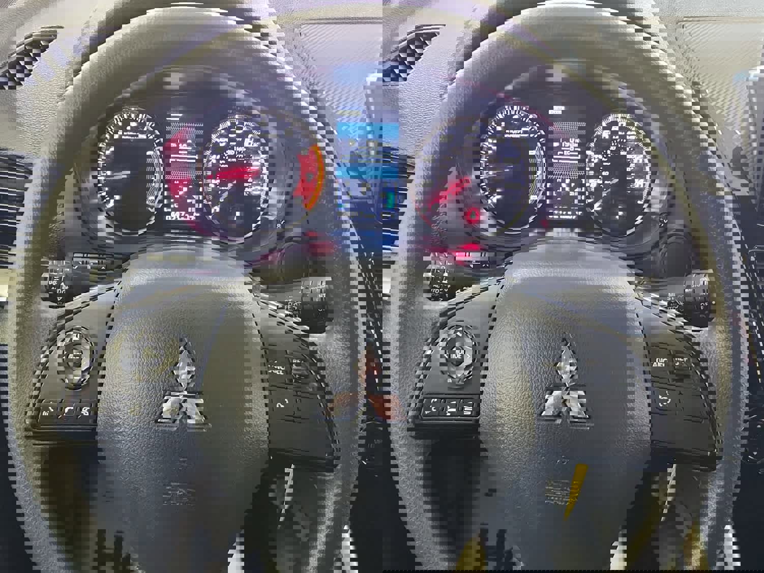 Used 2023 Mitsubishi Eclipse Cross LE image 15