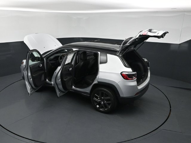 New 2026 Jeep Compass Limited w/ Sun, Sound & Navigation Group AWD/4WD image 28