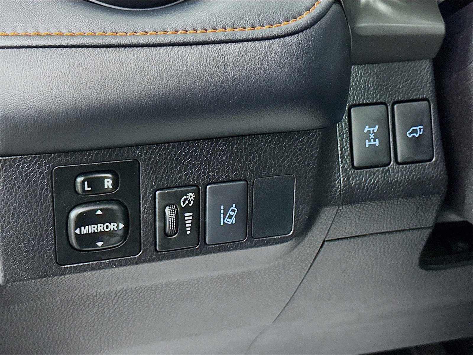 Used 2017 Toyota RAV4 SE w/ Power Extra Value Package image 10