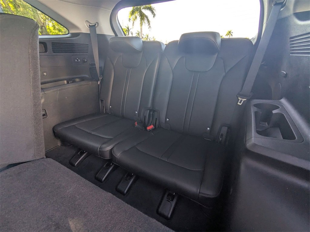 Used 2024 Kia Sorento S image 30