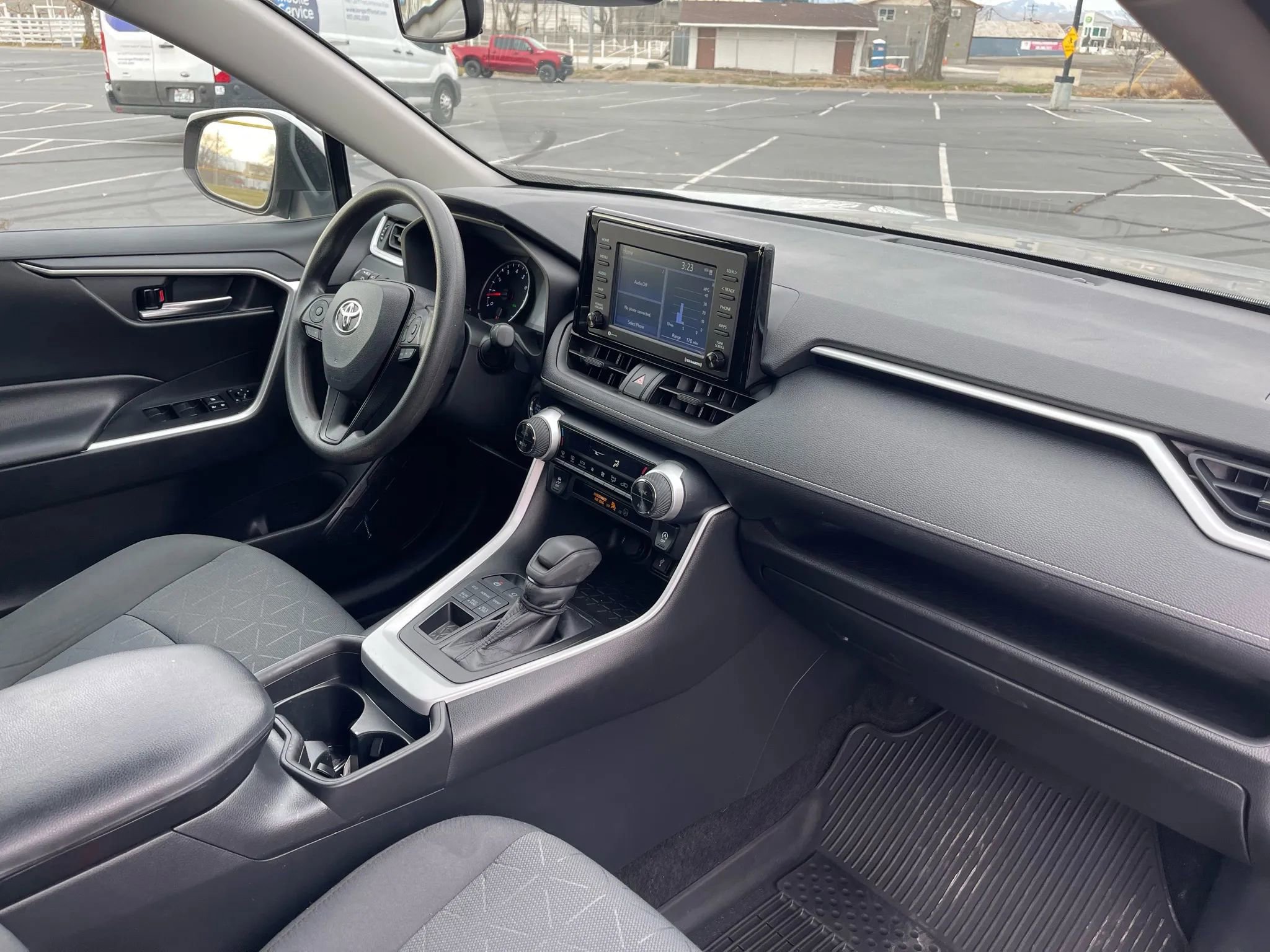 Used 2021 Toyota RAV4 XLE image 18