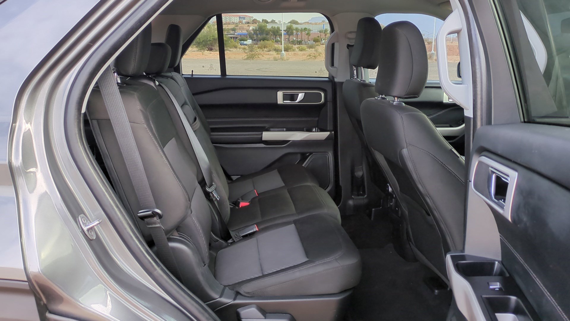 Used 2022 Ford Explorer XLT image 27