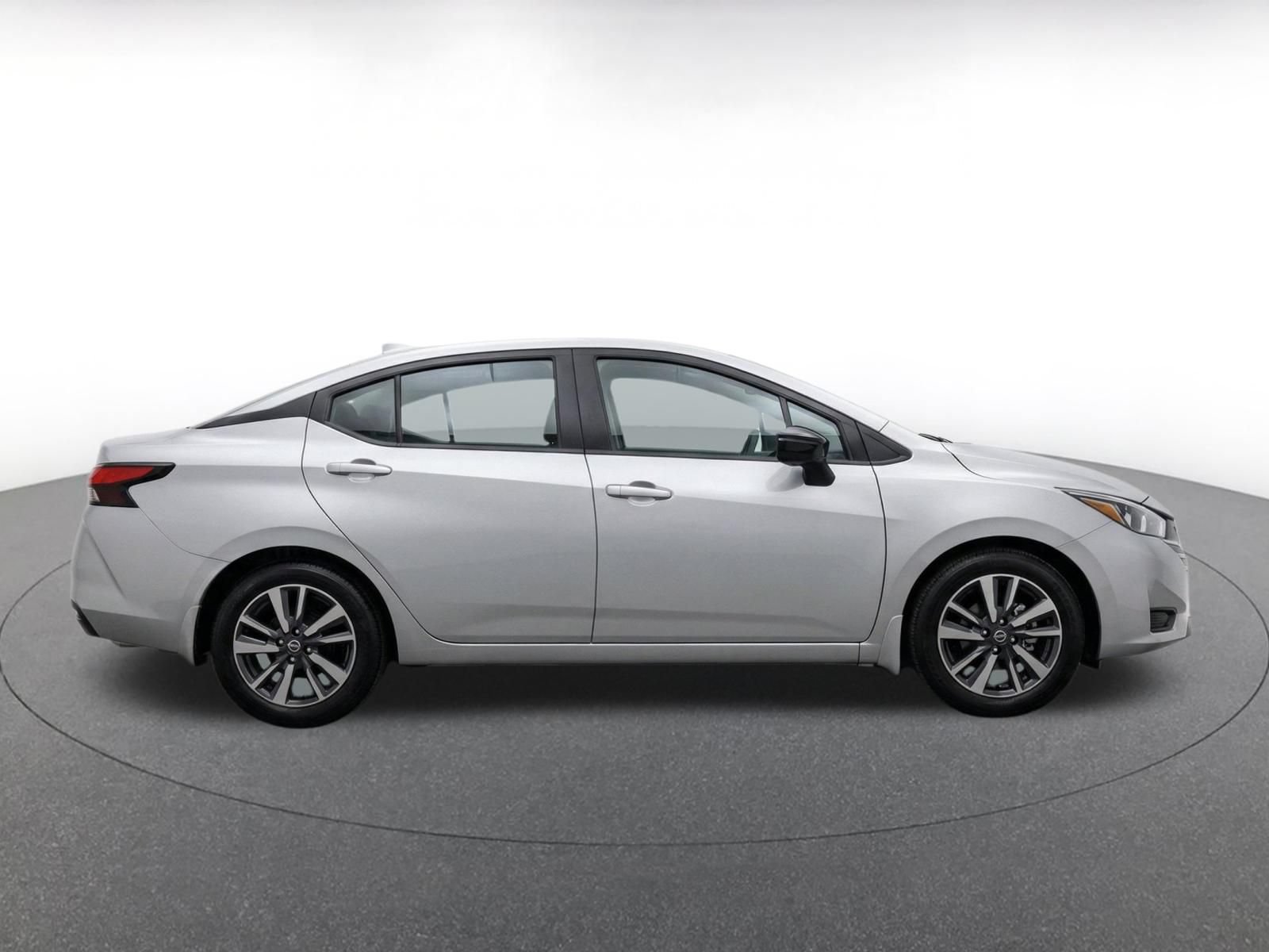 Used 2025 Nissan Versa SV FWD image 8