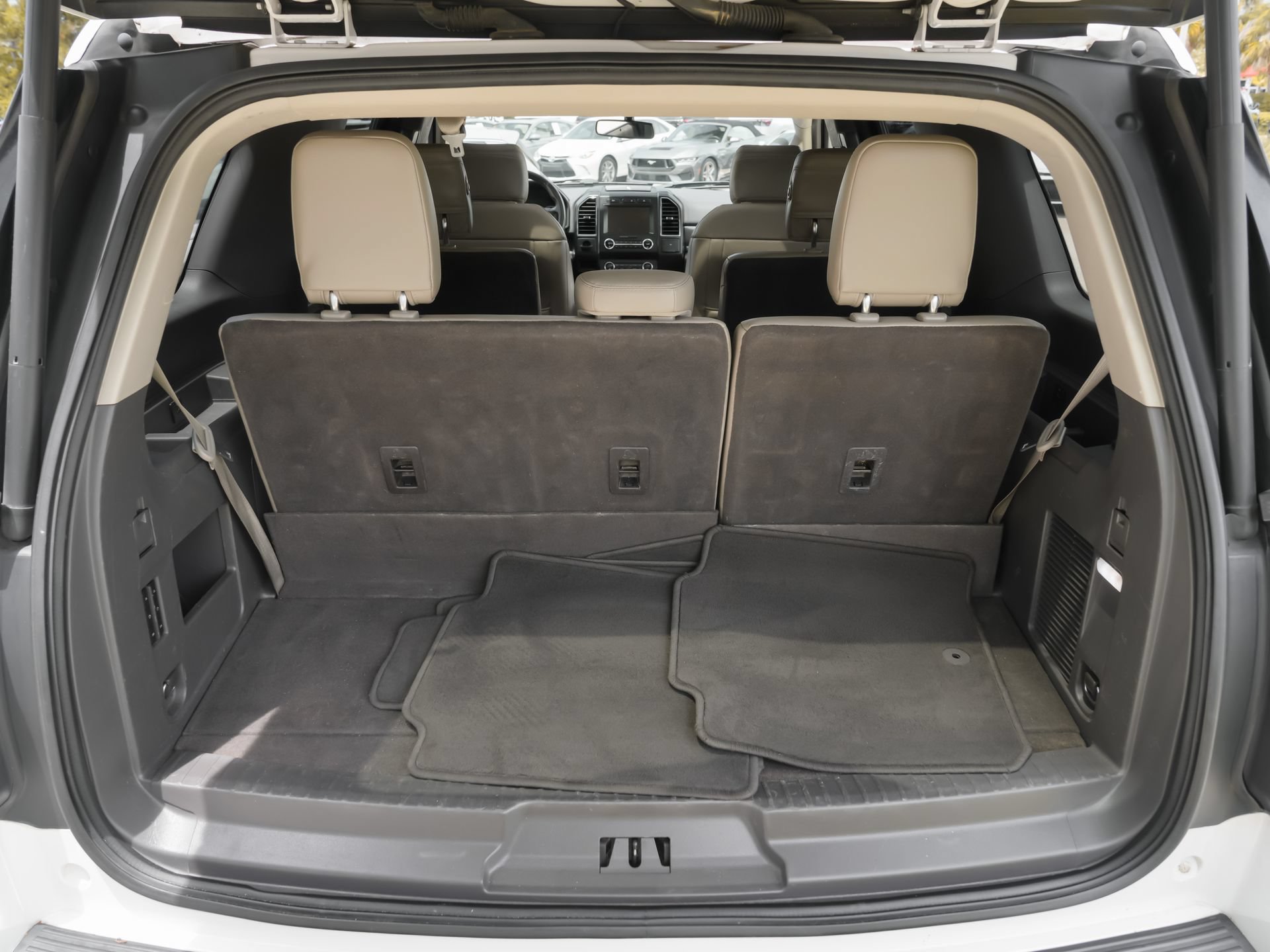 Used 2019 Ford Expedition Limited w/ Equipment Group 301A RWD image 42