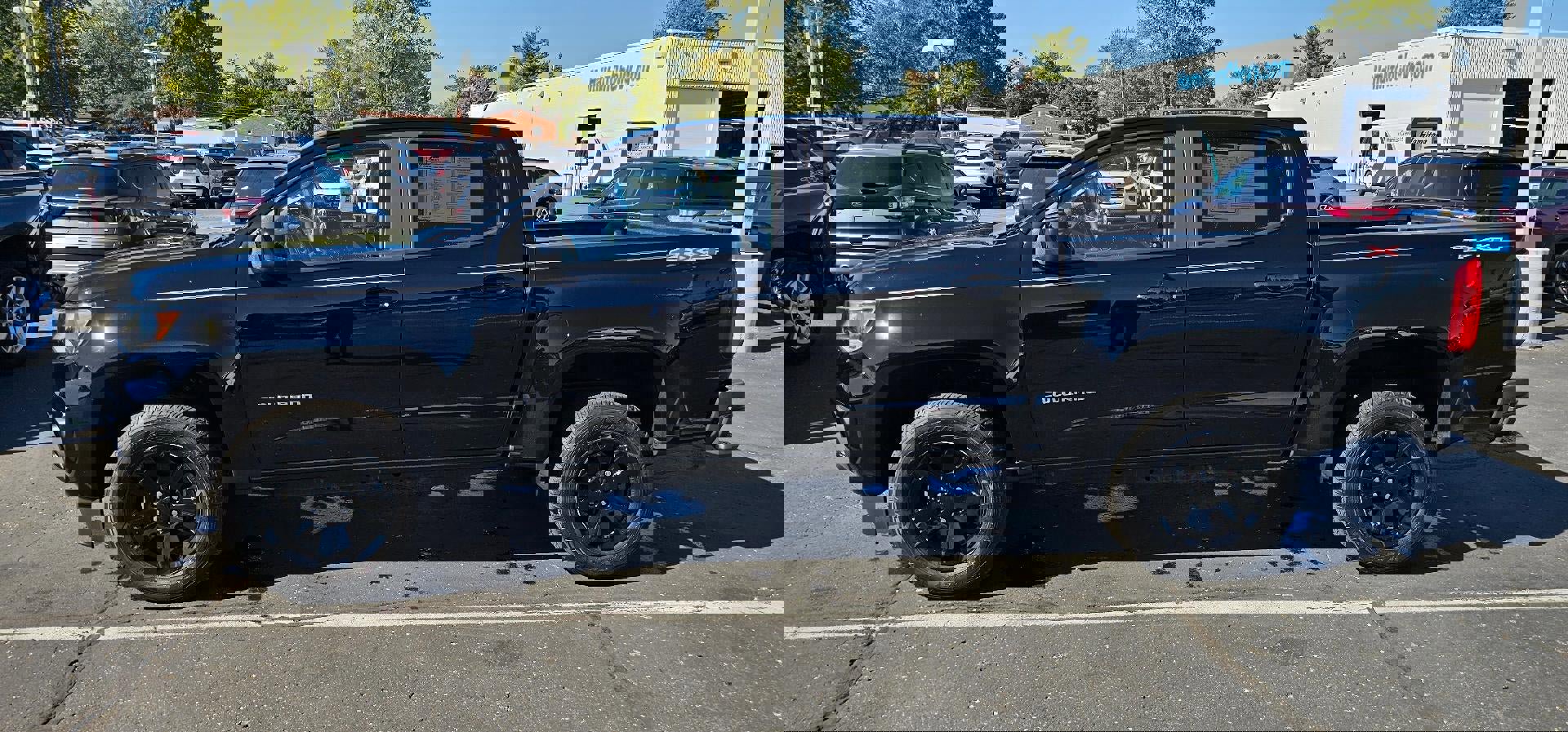 Used 2022 Chevrolet Colorado LT w/ LT Convenience Package image 4