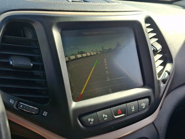 Used 2015 Jeep Cherokee Limited w/ Luxury Group FWD image 18