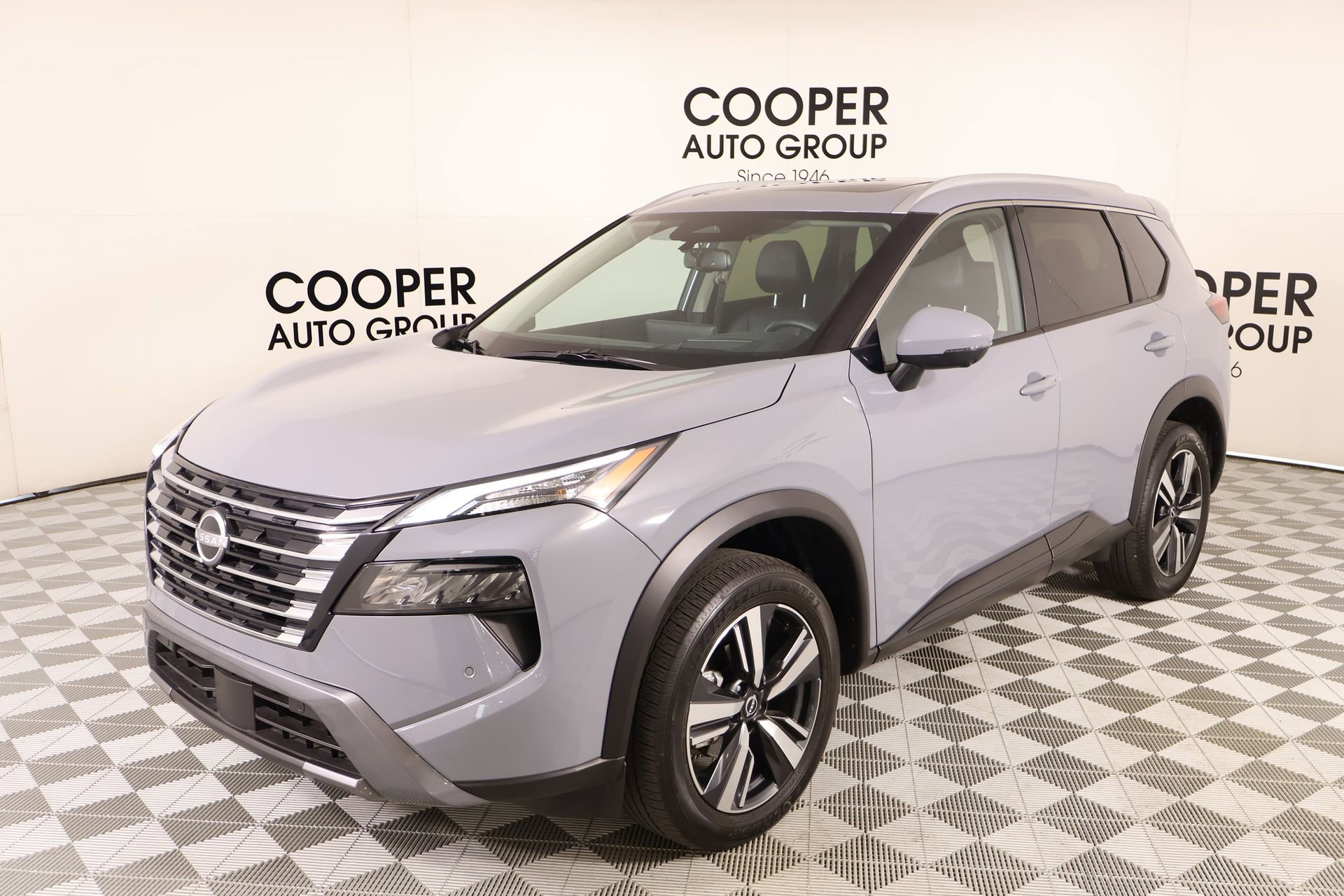 Used 2025 Nissan Rogue SL w/ SL Premium Package image 10