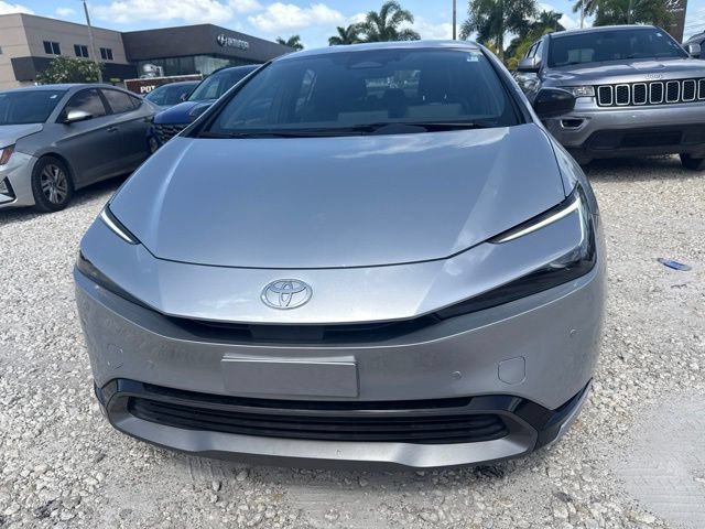 Used 2023 Toyota Prius XLE FWD video 2