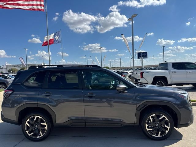 Used 2026 Subaru Forester Premium AWD/4WD image 2