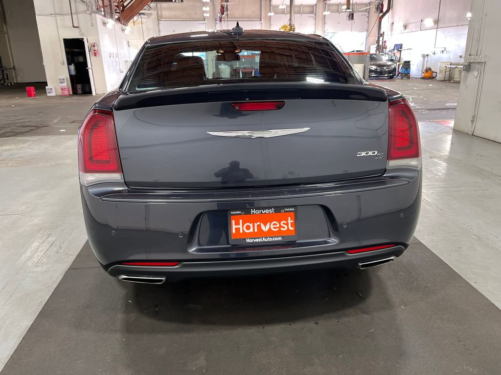 Used 2018 Chrysler 300 S w/ 300S Premium Group image 7