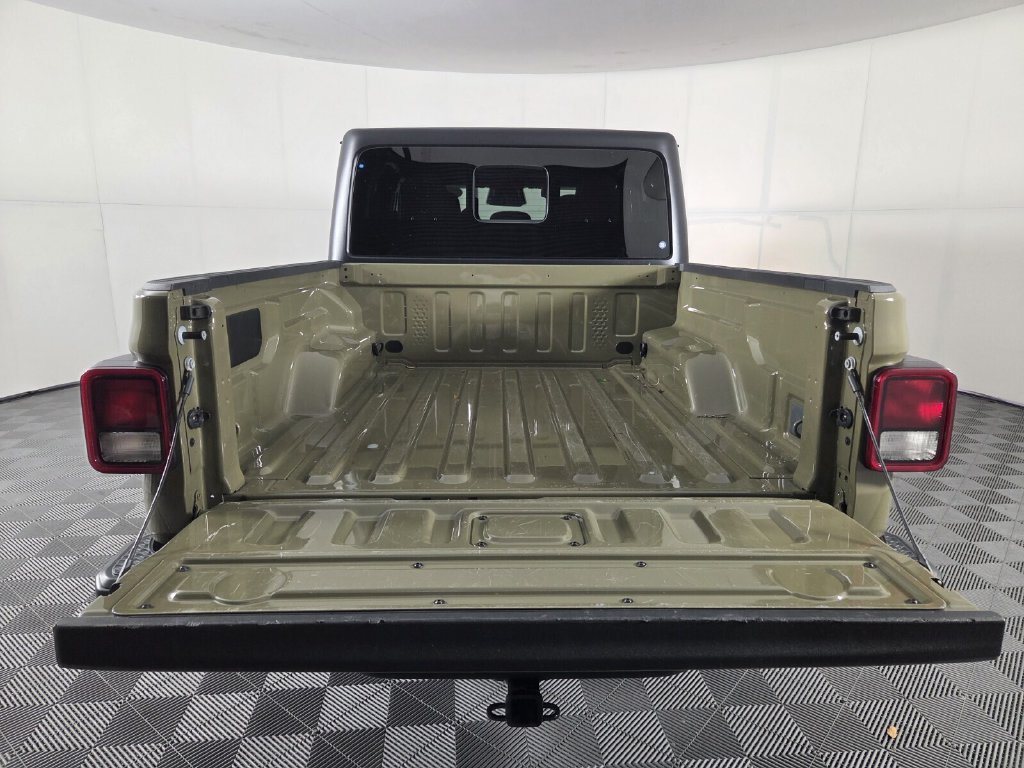 Used 2026 Jeep Gladiator Sport AWD/4WD image 25