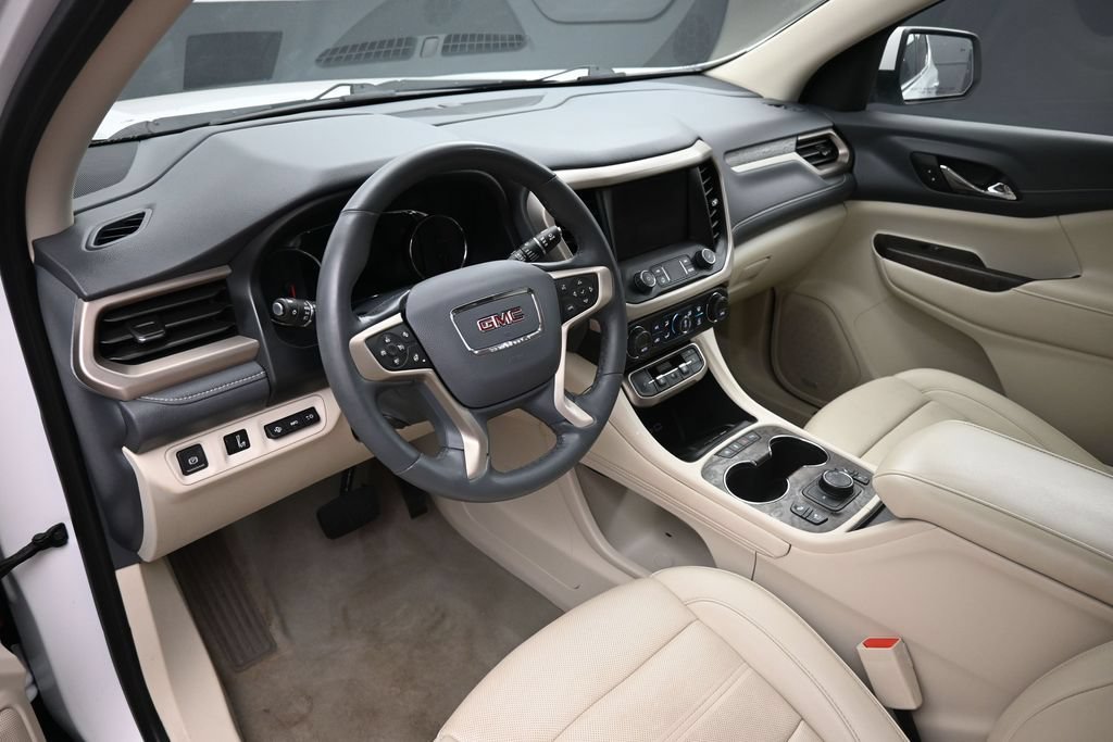 Used 2023 GMC Acadia Denali AWD/4WD image 3