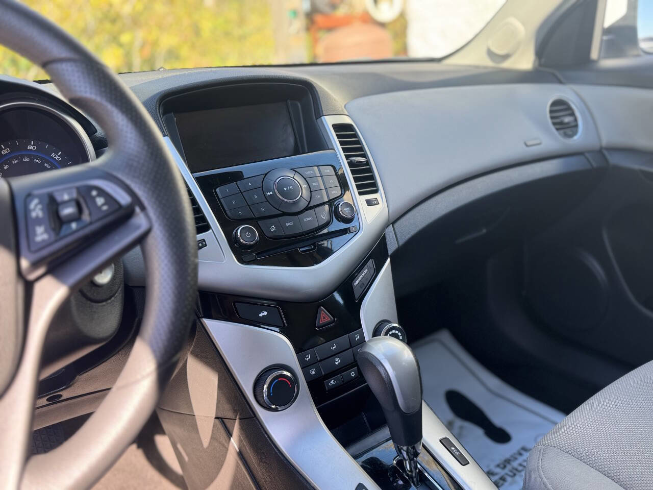 Used 2016 Chevrolet Cruze LT image 16