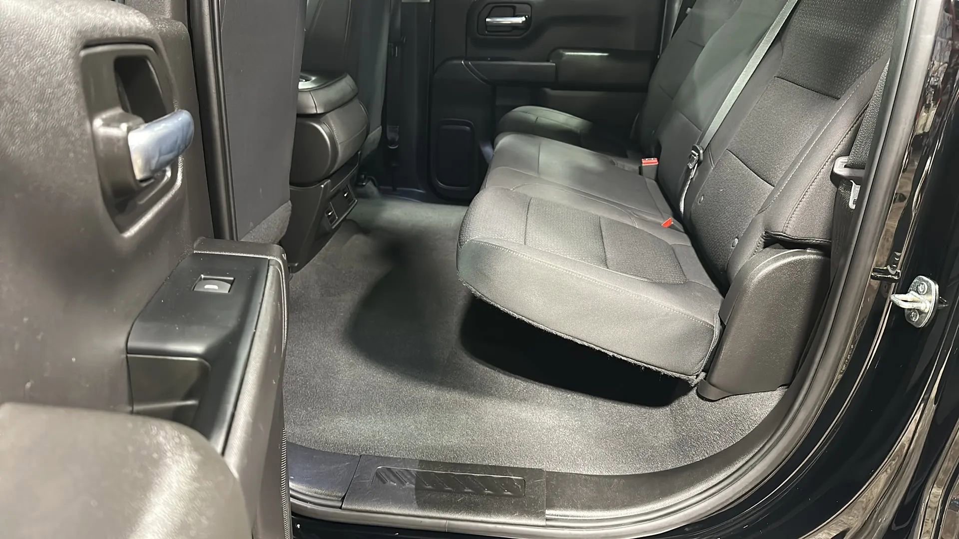 Used 2022 Chevrolet Silverado 1500 Custom AWD/4WD image 10