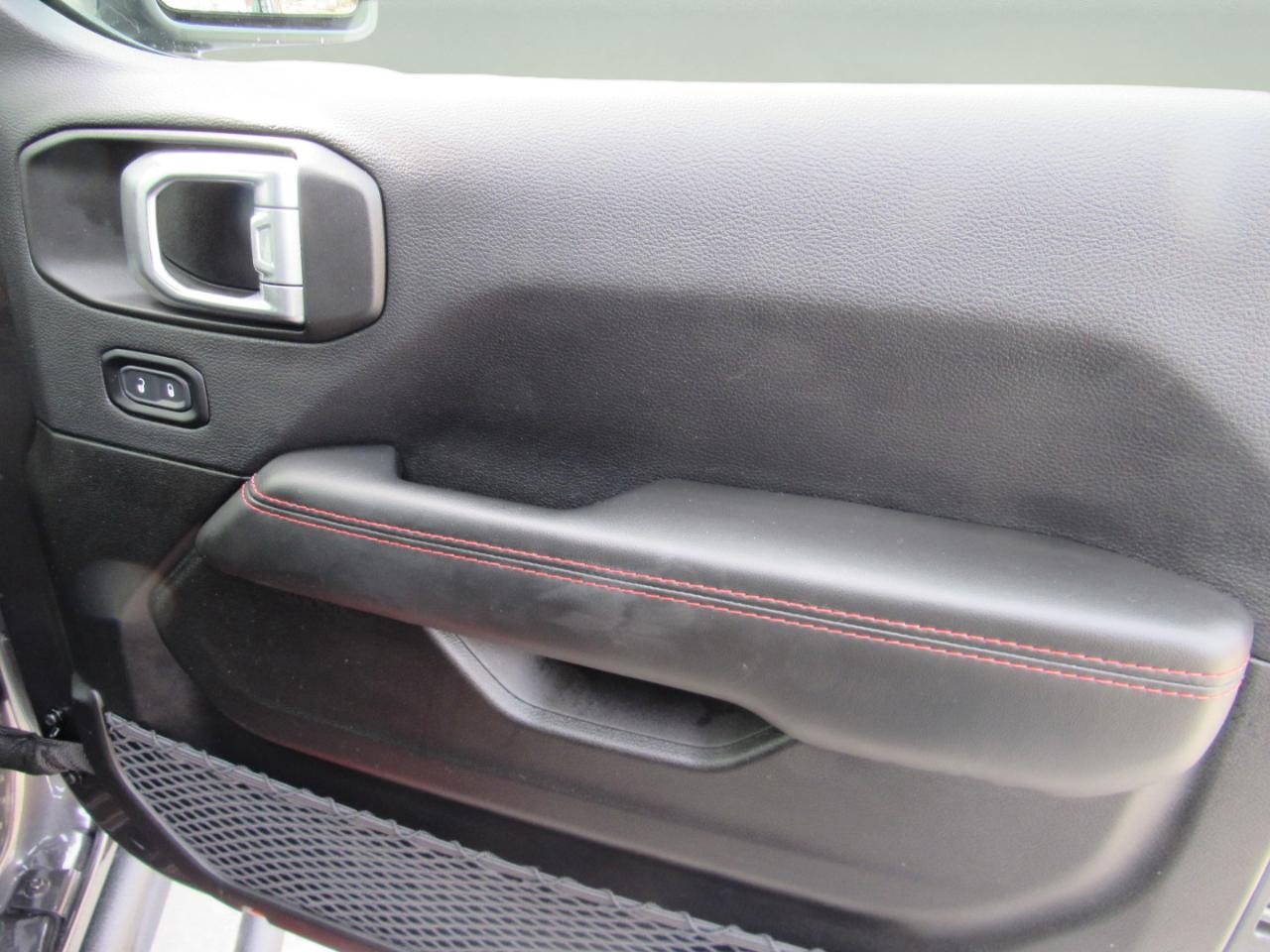 Used 2025 Jeep Gladiator Rubicon image 42