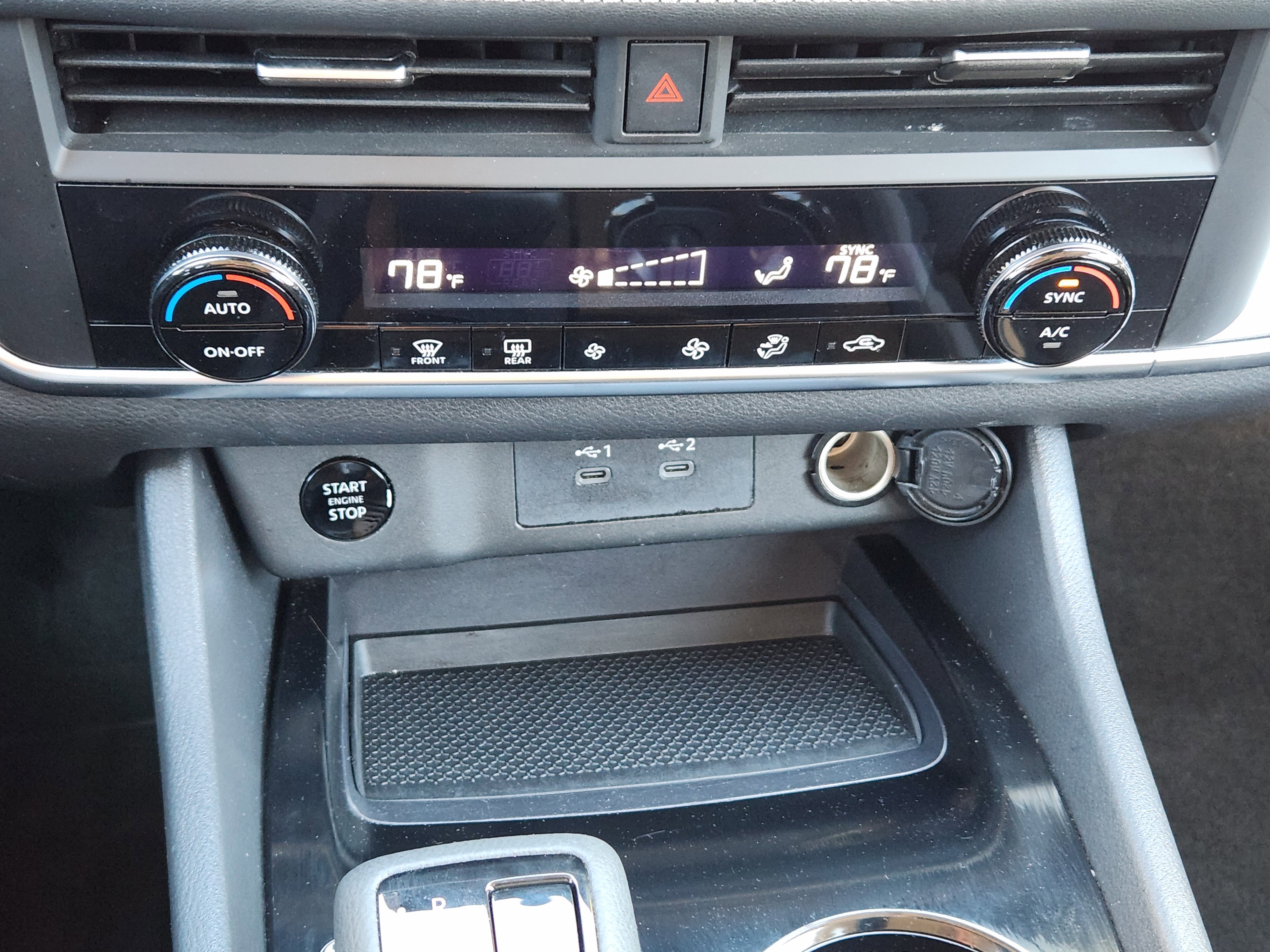 Used 2024 Nissan Rogue SV image 18