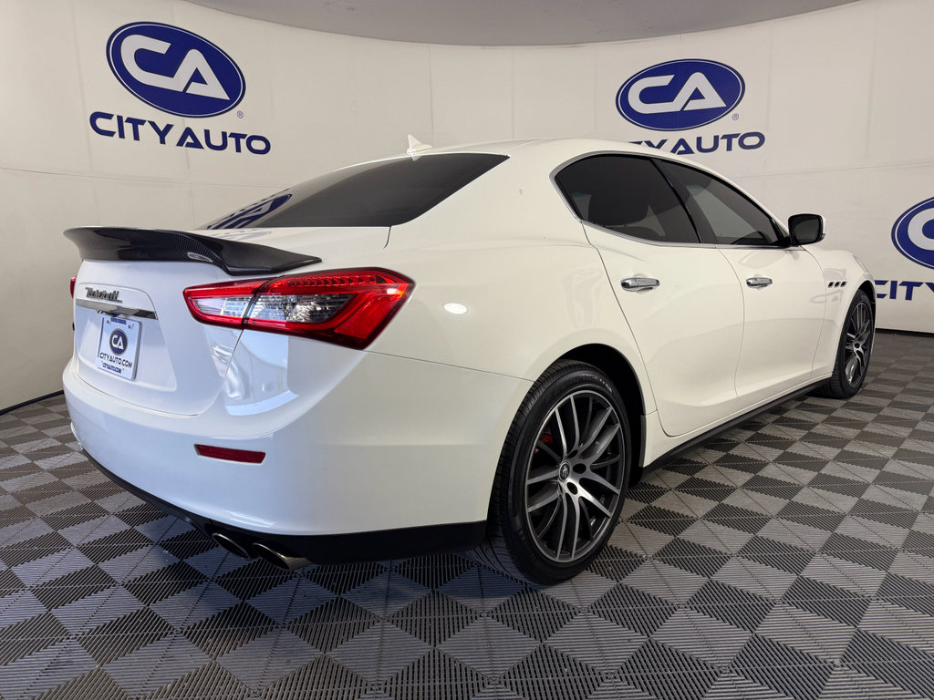 Used 2016 Maserati Ghibli Base image 4
