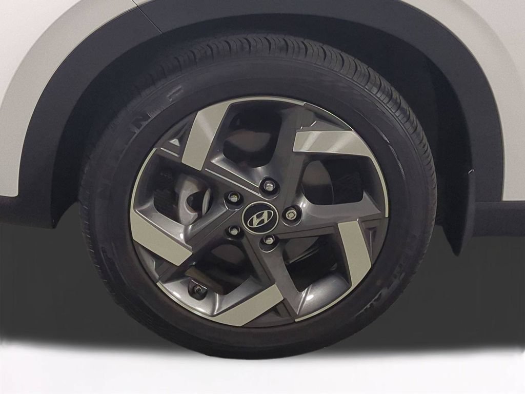 Used 2023 Hyundai Venue SEL FWD image 11