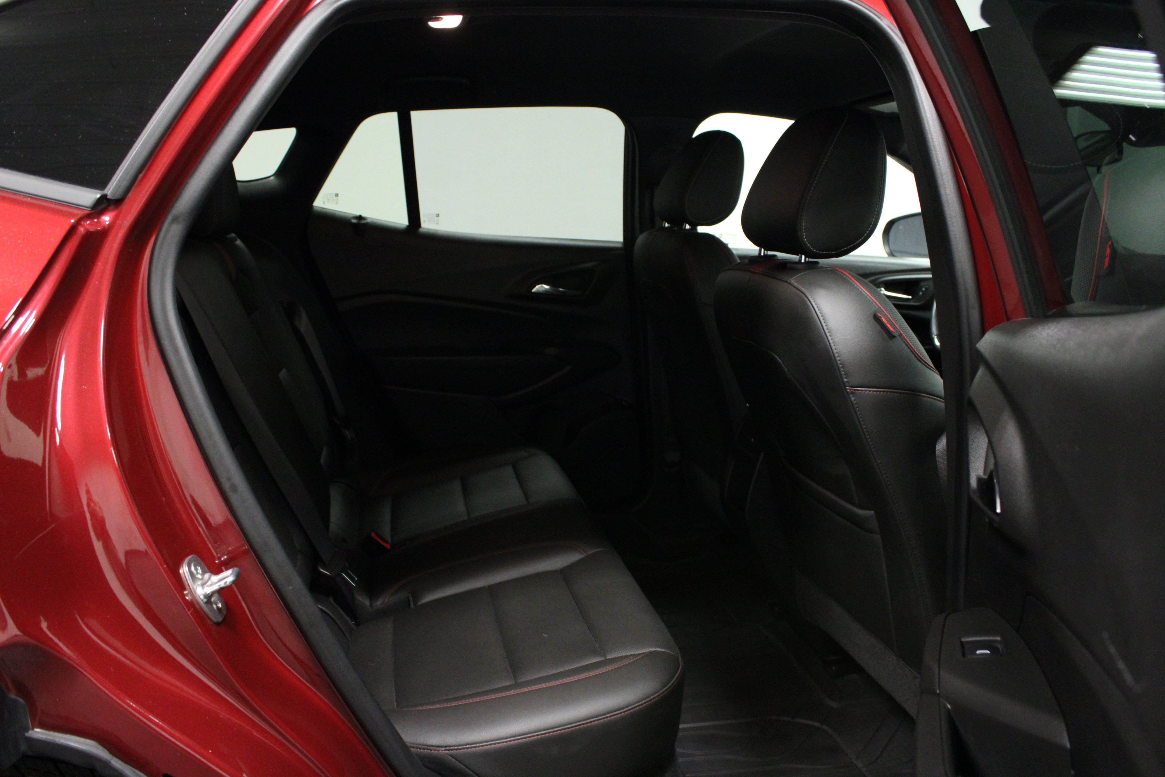 Used 2025 Chevrolet Trax RS w/ Driver Confidence Package FWD image 15