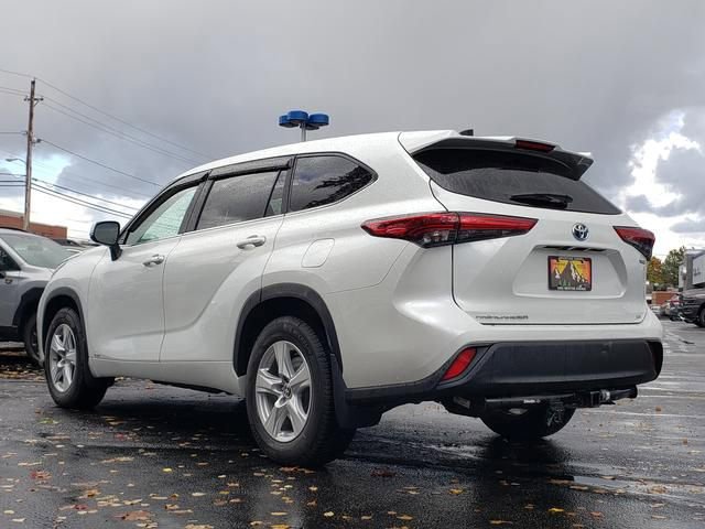 Used 2023 Toyota Highlander LE image 6