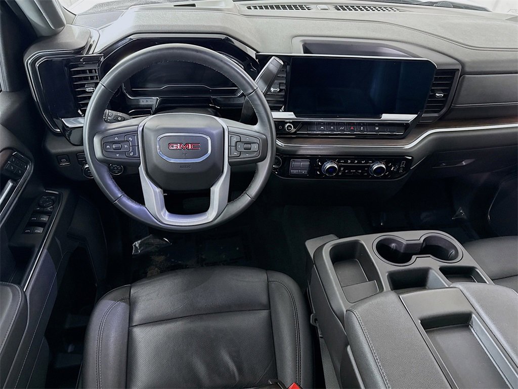 Used 2025 GMC Sierra 1500 SLT image 3