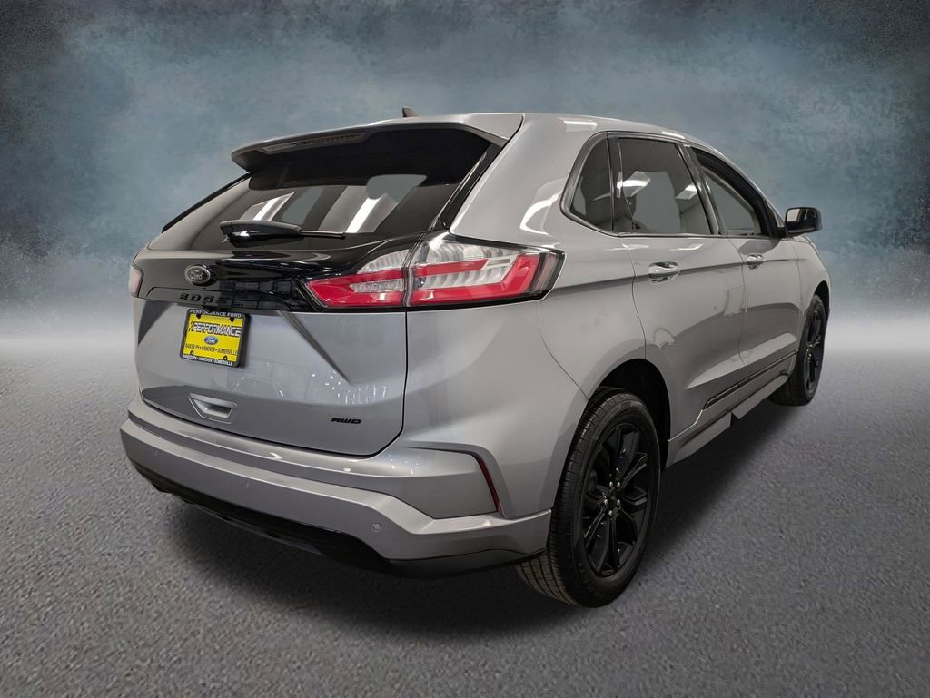 Used 2022 Ford Edge SE w/ Black Appearance Package AWD/4WD image 4