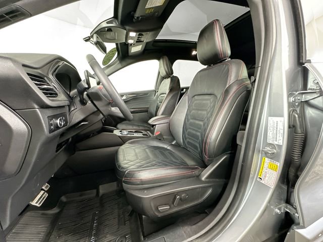 Used 2023 Ford Escape ST-Line Elite w/ Premium Technology Package AWD/4WD image 4