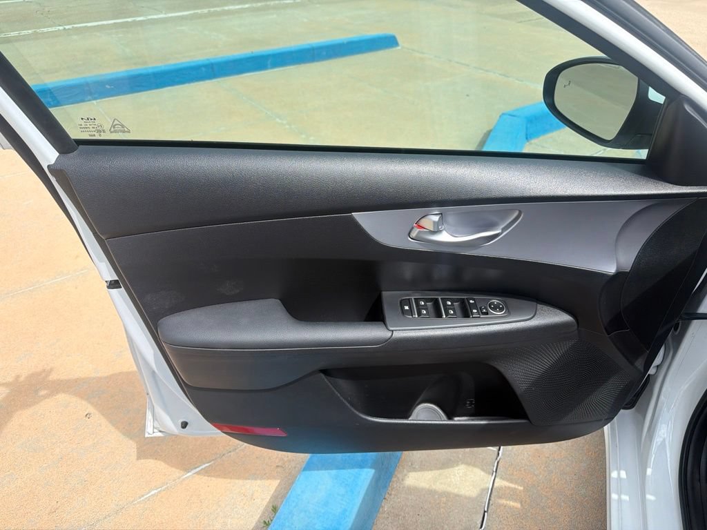 Used 2024 Kia Forte LXS w/ LXS Technology Package FWD image 21