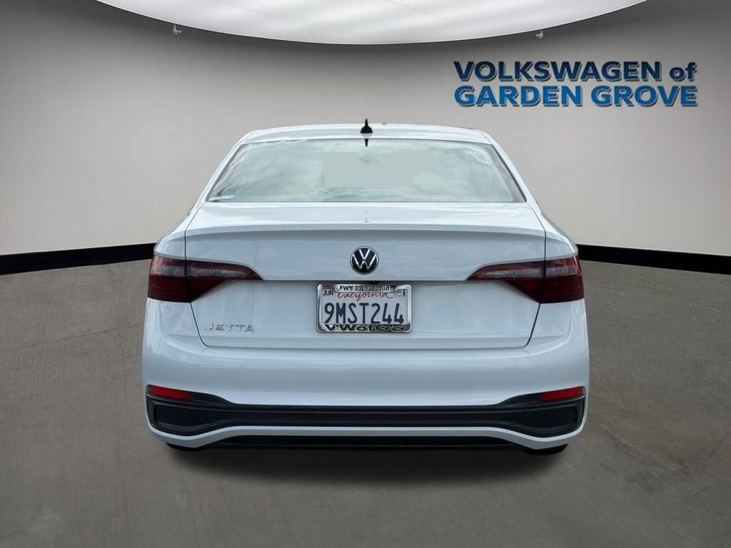Used 2024 Volkswagen Jetta S image 6