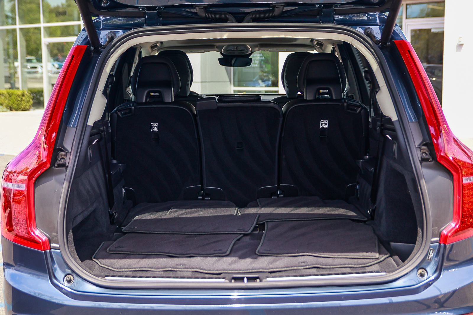 Used 2023 Volvo XC90 B5 Core image 30