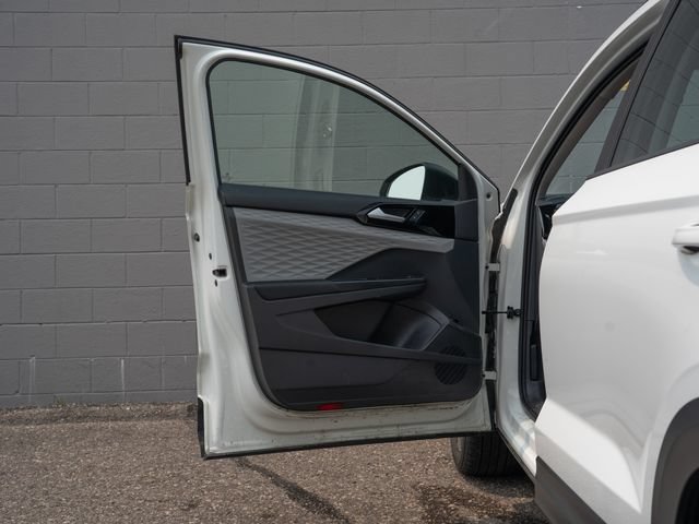 Used 2023 Volkswagen Taos S w/ Driver Assistance Package FWD image 15