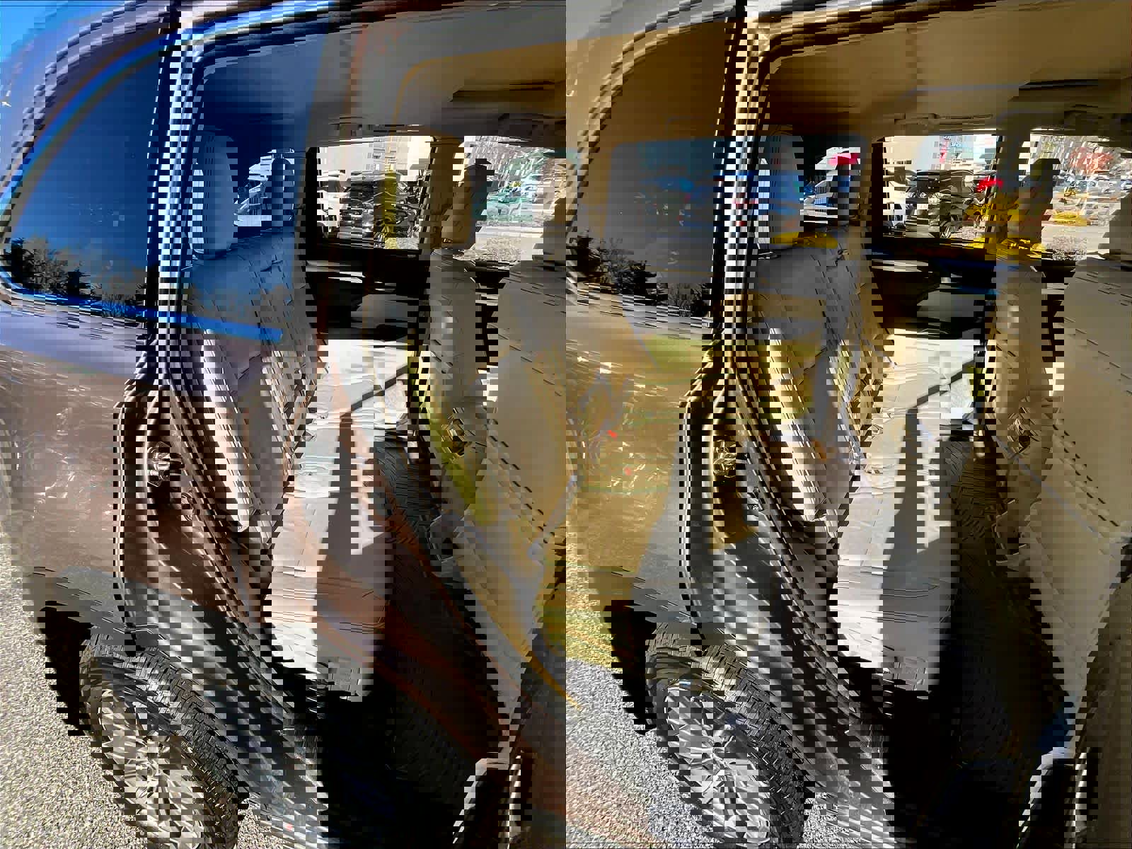 Used 2017 Toyota Highlander XLE image 16