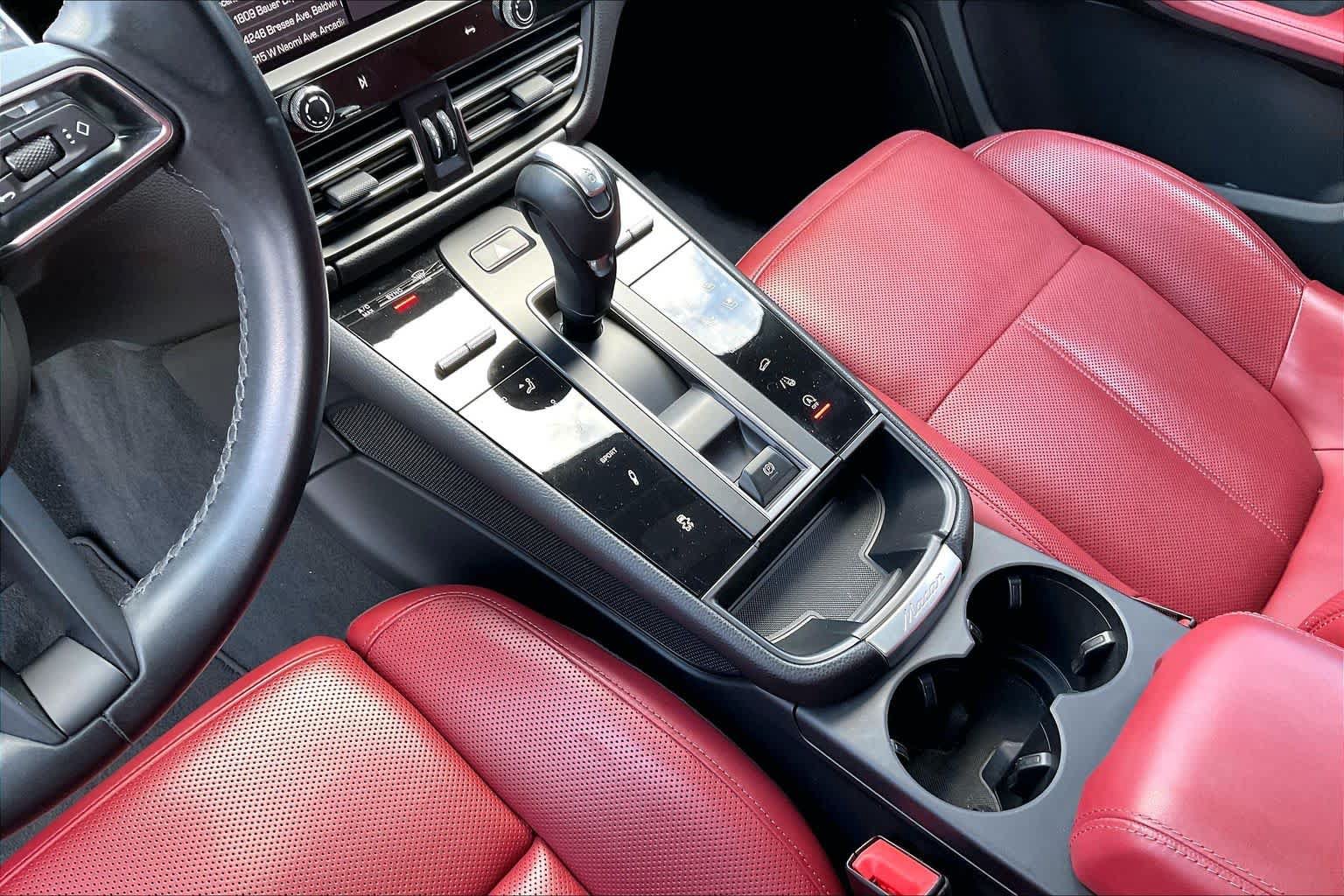 Used 2023 Porsche Macan S AWD/4WD image 15