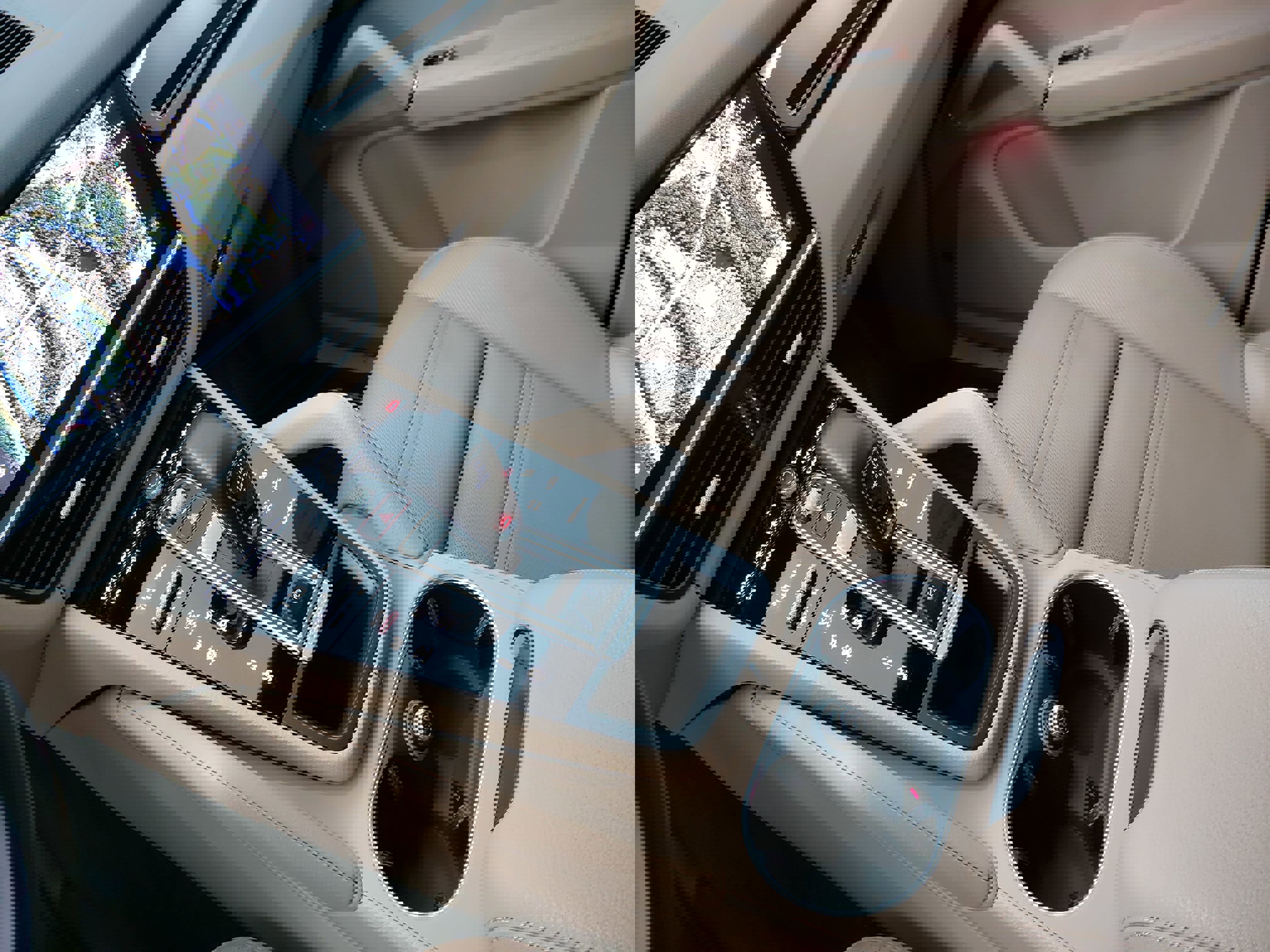 Used 2022 Porsche Cayenne E-Hybrid Coupe image 27