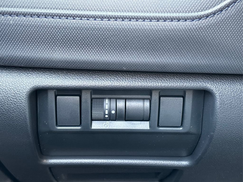 Used 2025 Subaru Forester Premium AWD/4WD image 35