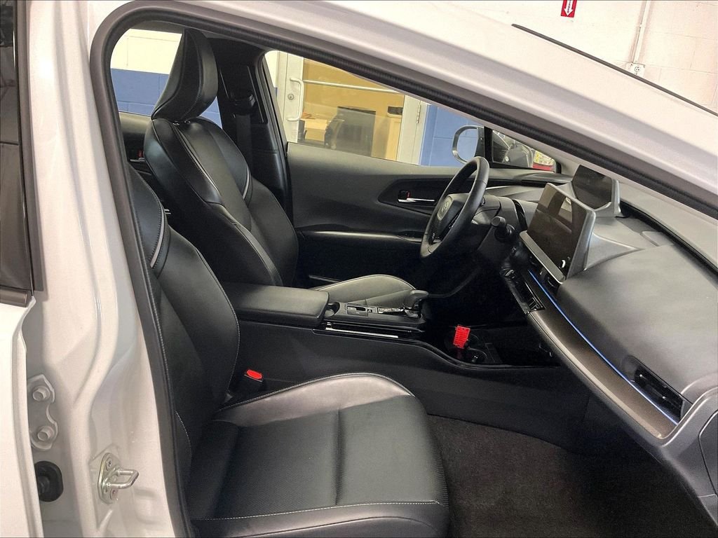 Used 2024 Toyota Prius XLE AWD/4WD image 11