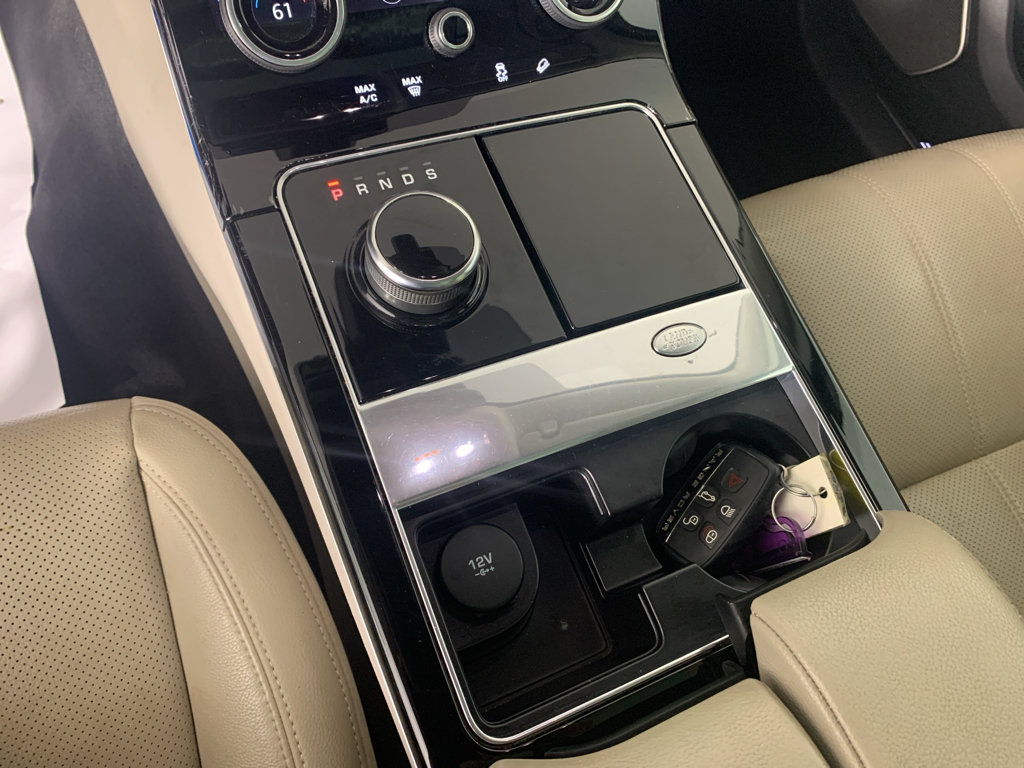 Used 2018 Land Rover Range Rover Velar R-Dynamic SE AWD/4WD image 24