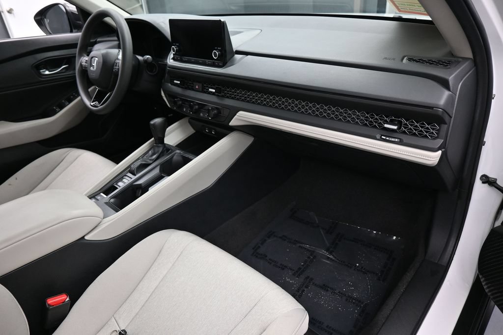 Used 2025 Honda Accord SE image 44