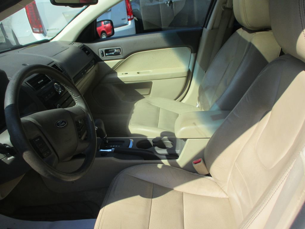 Used 2009 Ford Fusion SEL image 14