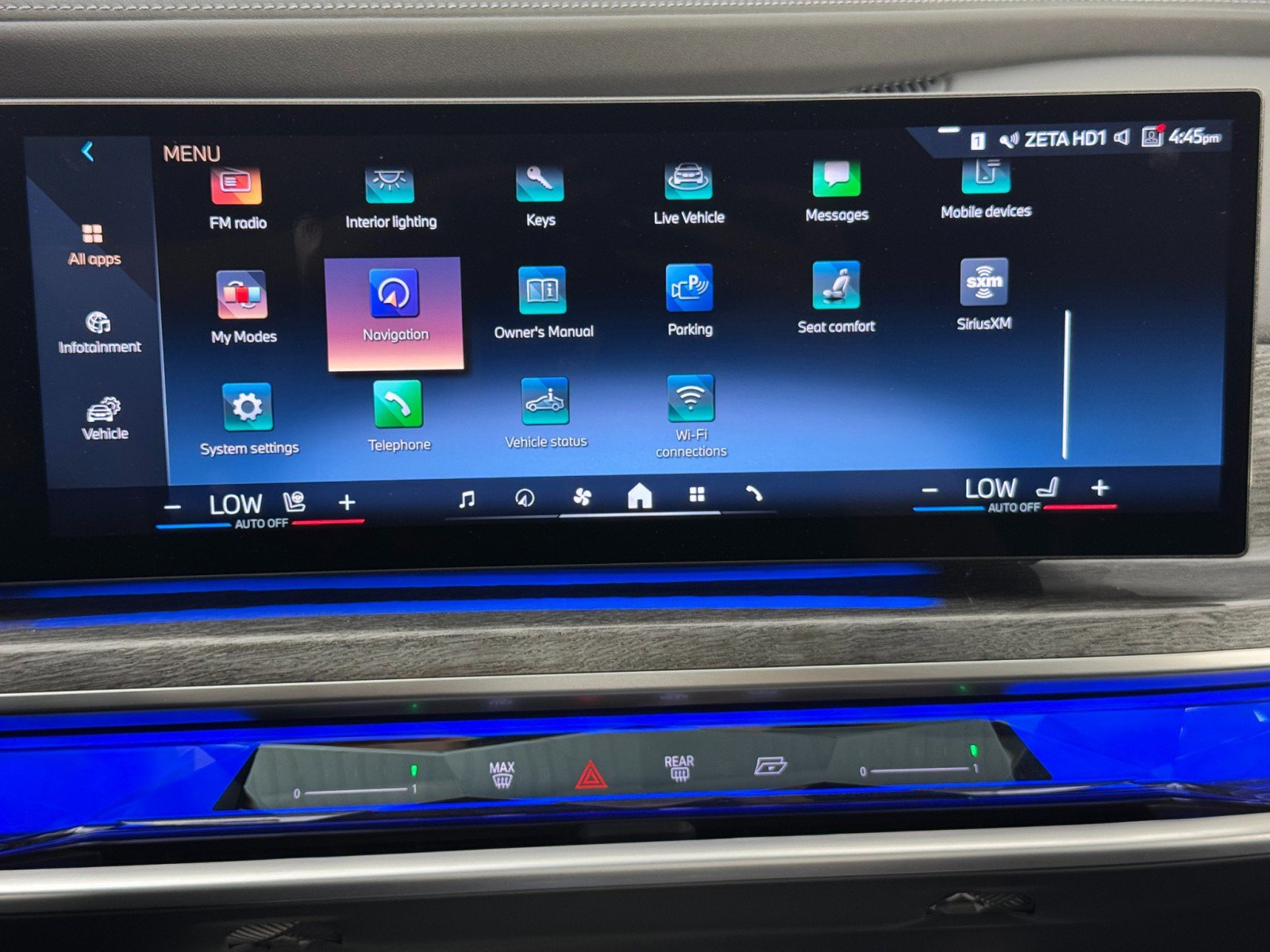 Used 2024 BMW i7 xDrive60 w/ Executive Package image 28