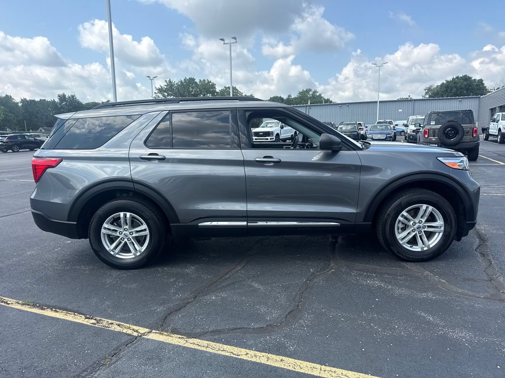 Used 2024 Ford Explorer XLT w/ Equipment Group 202A AWD/4WD image 6
