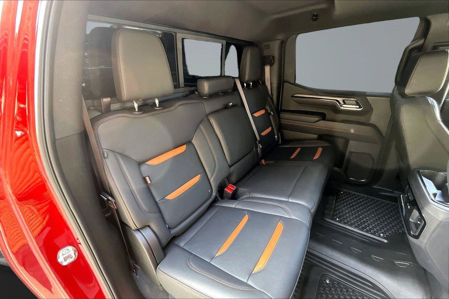 Used 2025 GMC Sierra 1500 AT4 w/ AT4 Premium Package AWD/4WD image 28