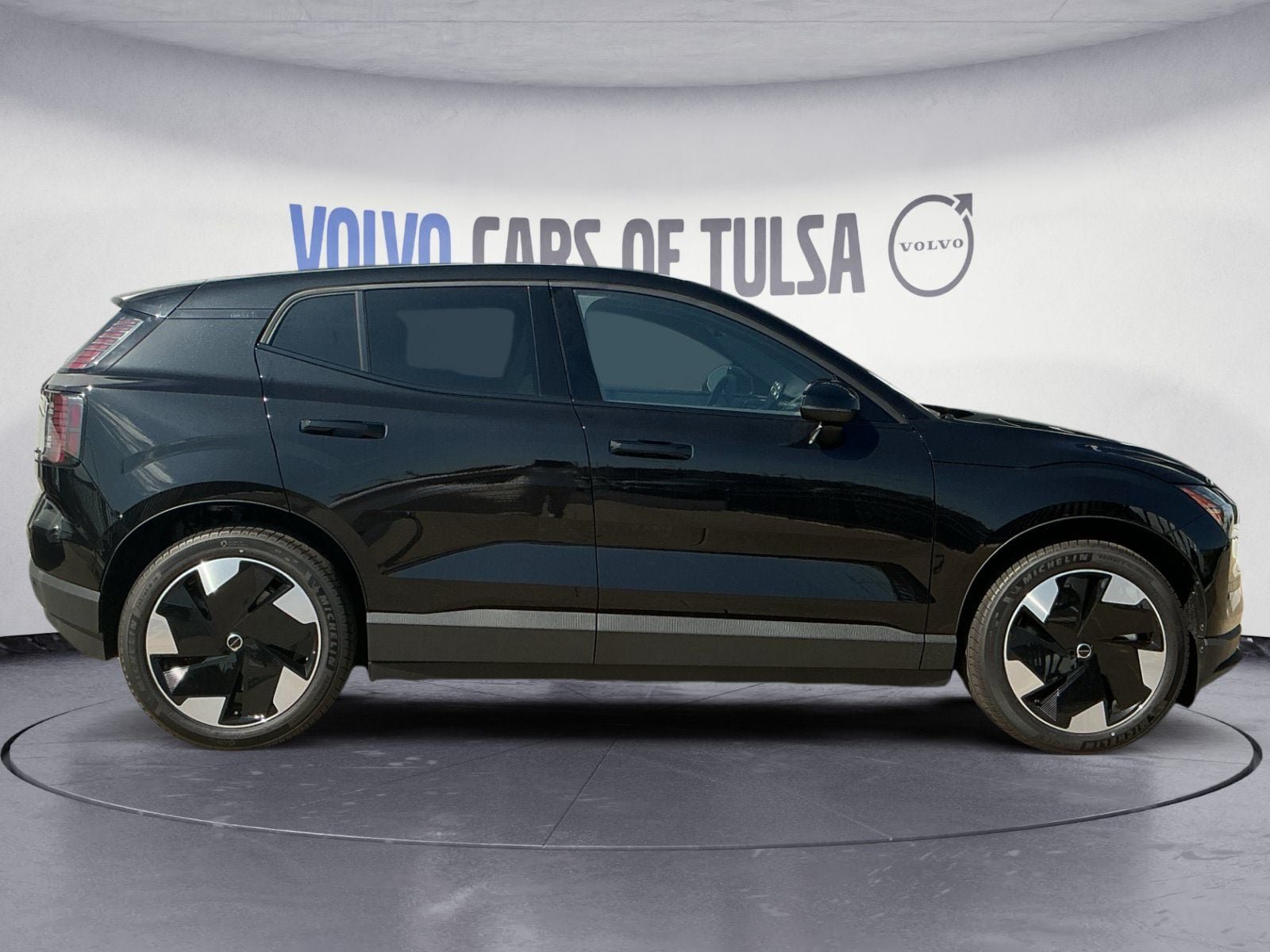 New 2025 Volvo EX30 Plus w/ Protection Package Premier AWD/4WD image 6