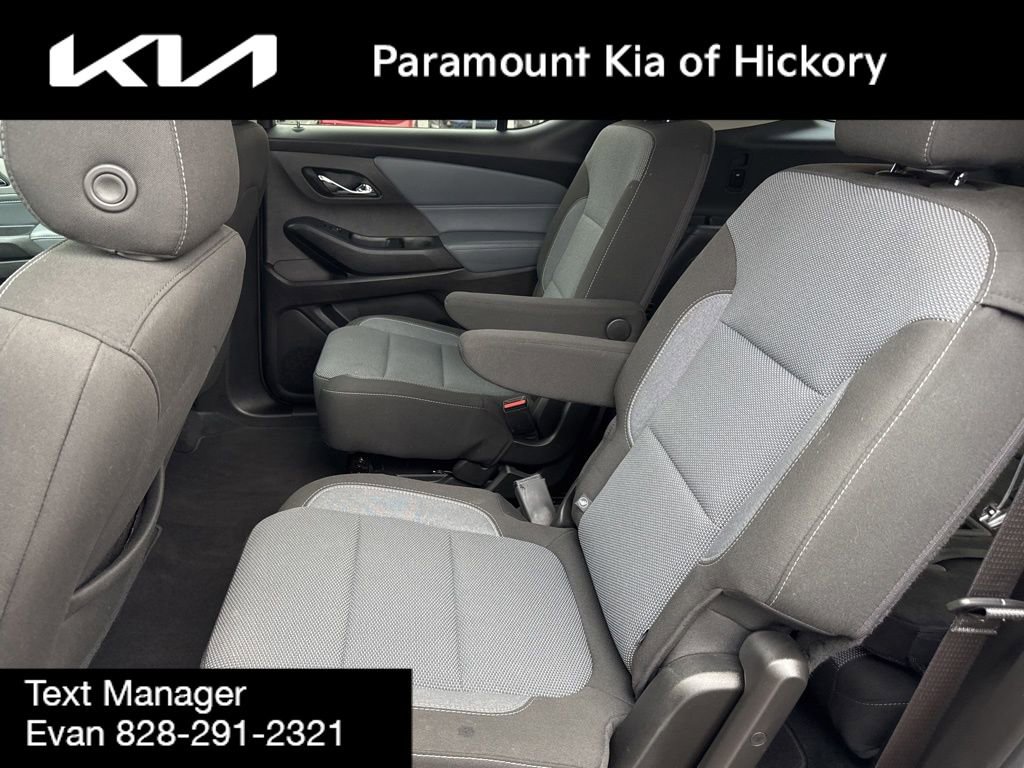 Used 2021 Chevrolet Traverse LT image 14