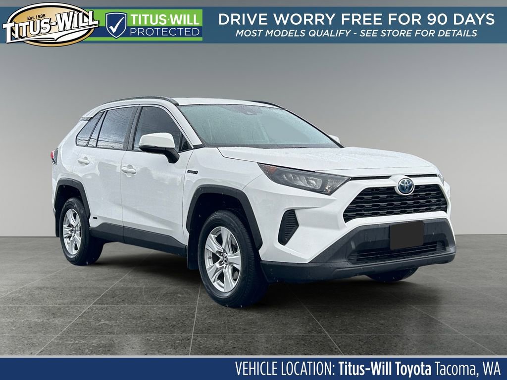 Used 2021 Toyota RAV4 LE image 1