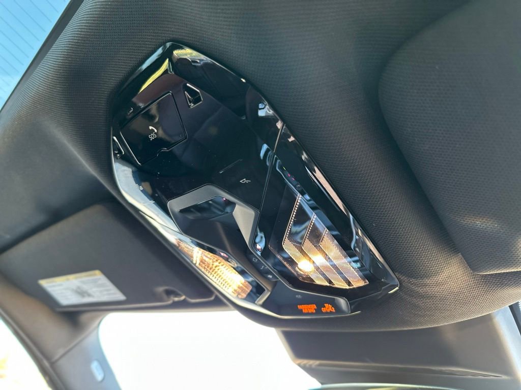 Certified 2023 BMW 760i xDrive image 33