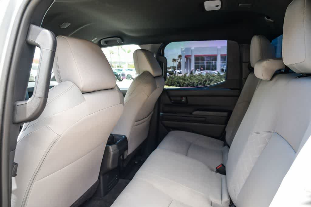 Used 2024 Toyota Tacoma SR5 AWD/4WD image 18