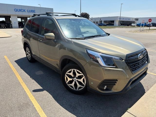 Used 2024 Subaru Forester Premium AWD/4WD image 3