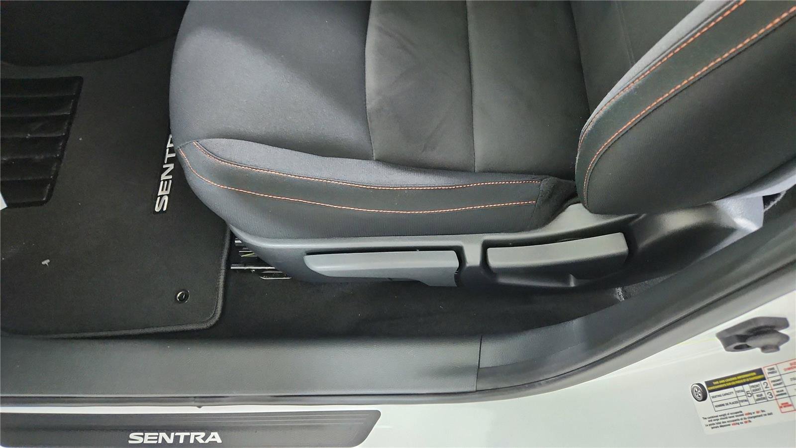 New 2025 Nissan Sentra SR image 17